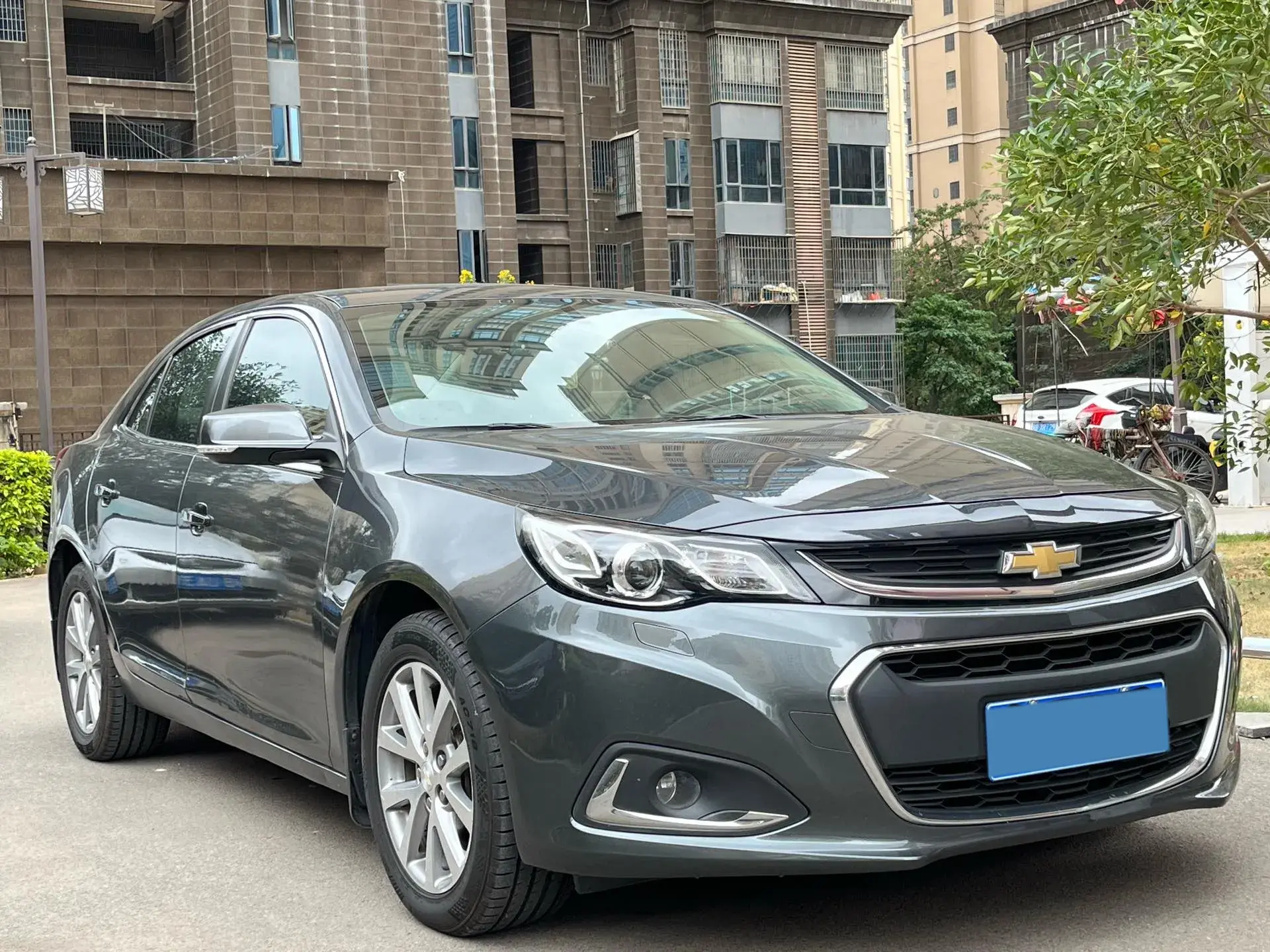 2018 CHEVROLET MALIBU thumbnail 3
