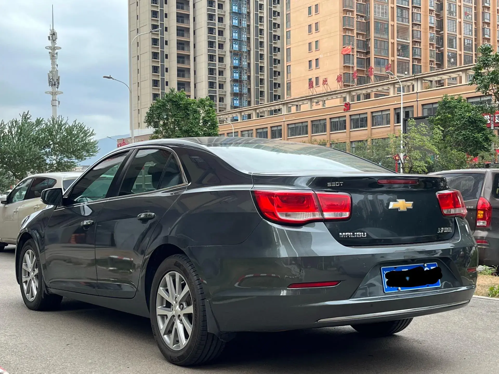 2018 CHEVROLET MALIBU thumbnail 4