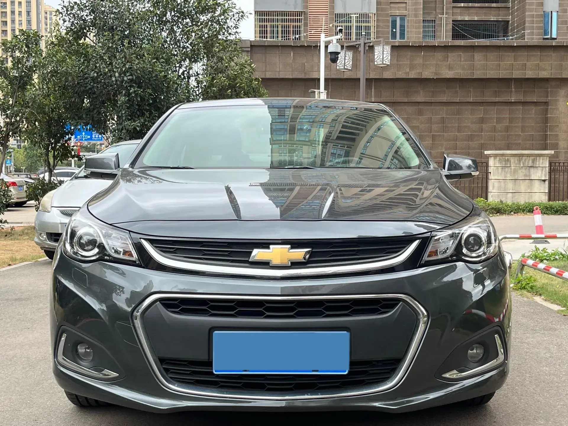 2018 CHEVROLET MALIBU thumbnail 2