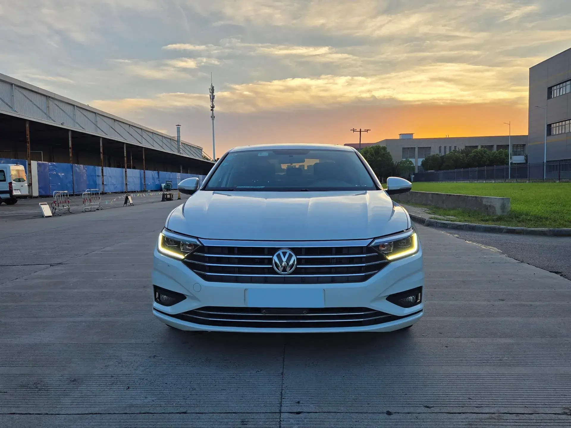 2021 VOLKSWAGEN SAGITAR thumbnail 2