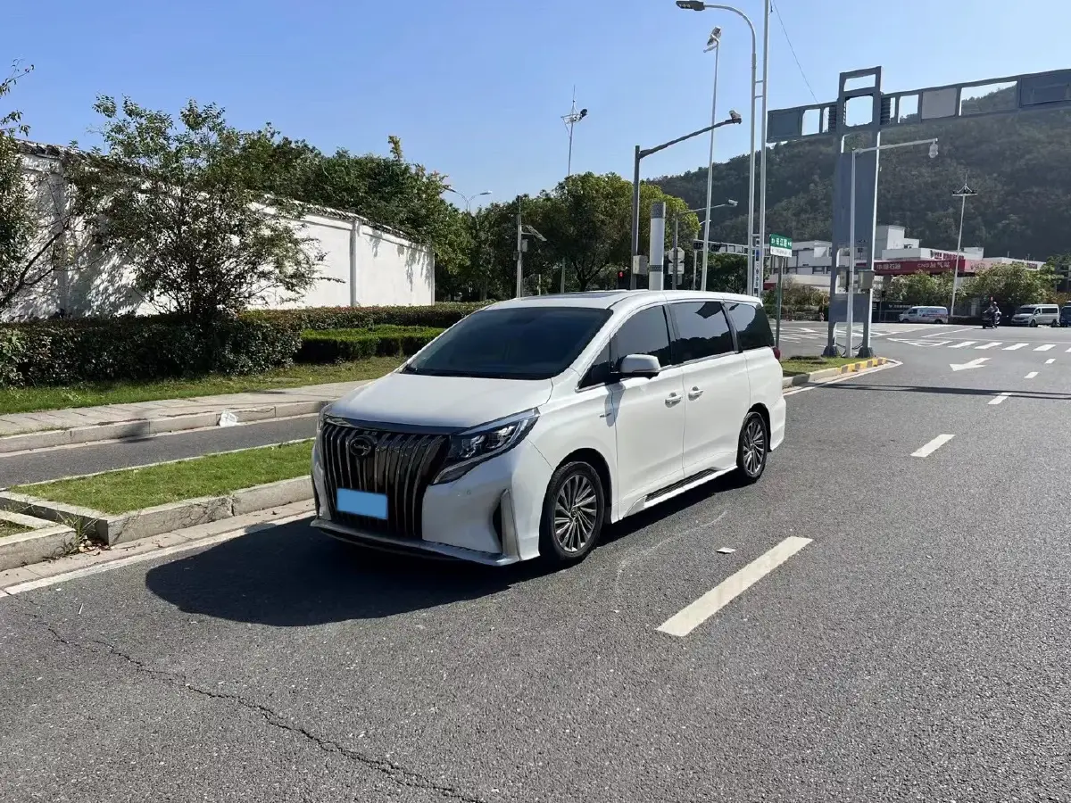 2021 GAC Trumpchi M8 2.0T 252HP L4 8AT