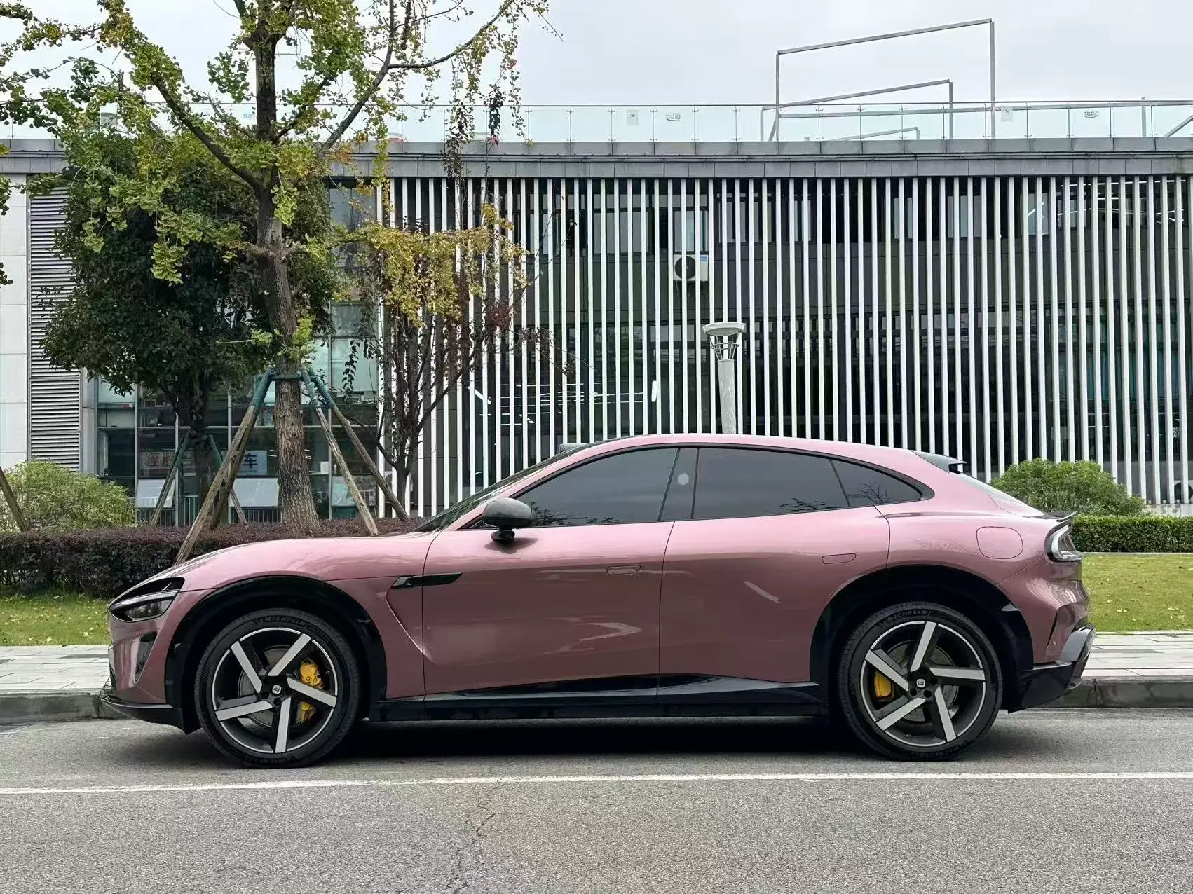 2025 MI YU7 thumbnail 3