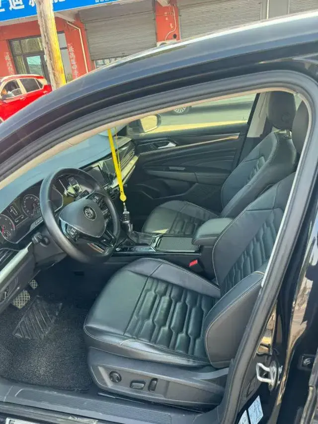 2019 VOLKSWAGEN PASSAT thumbnail 4