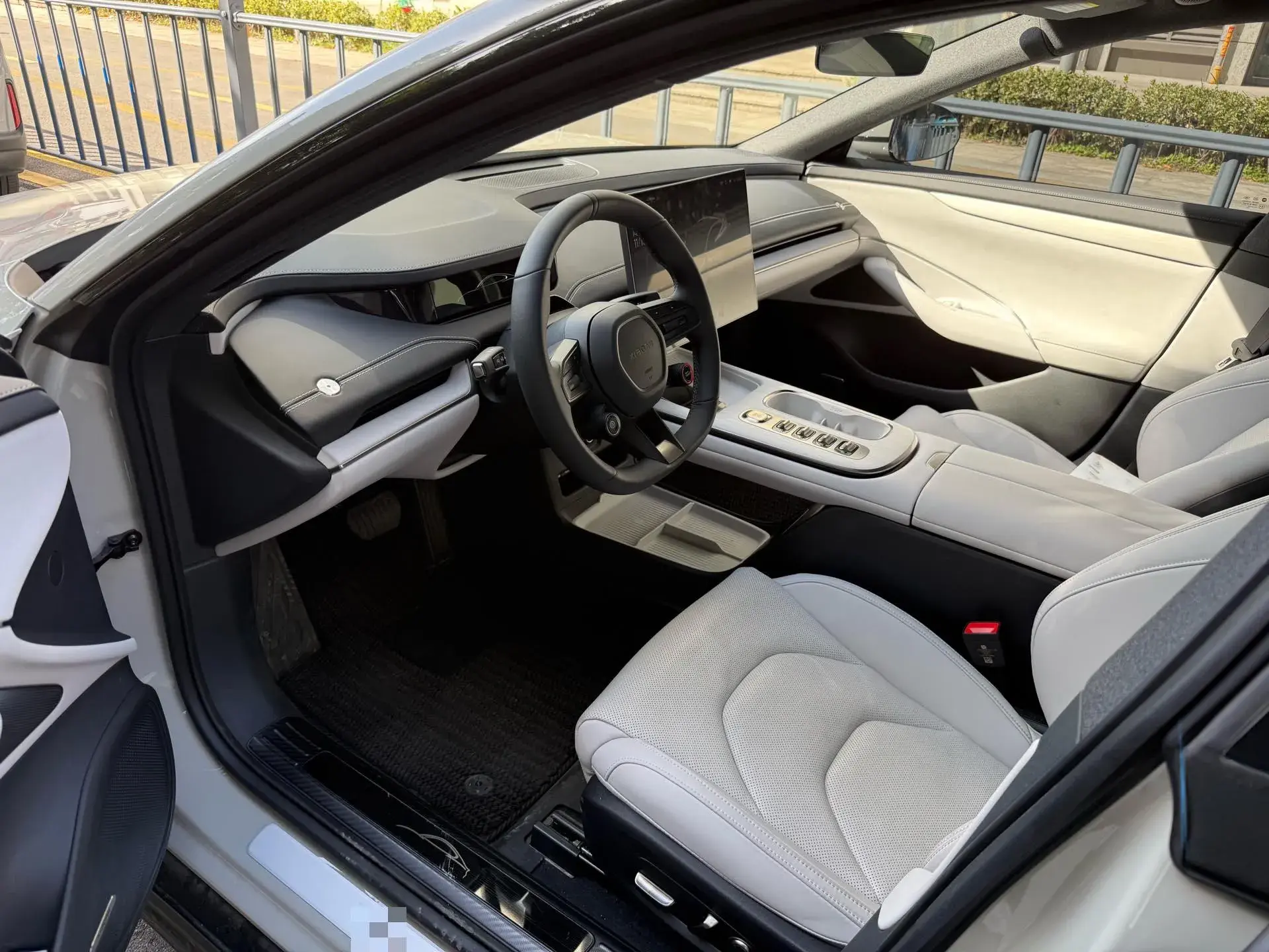 2024 MI SU7 thumbnail 4