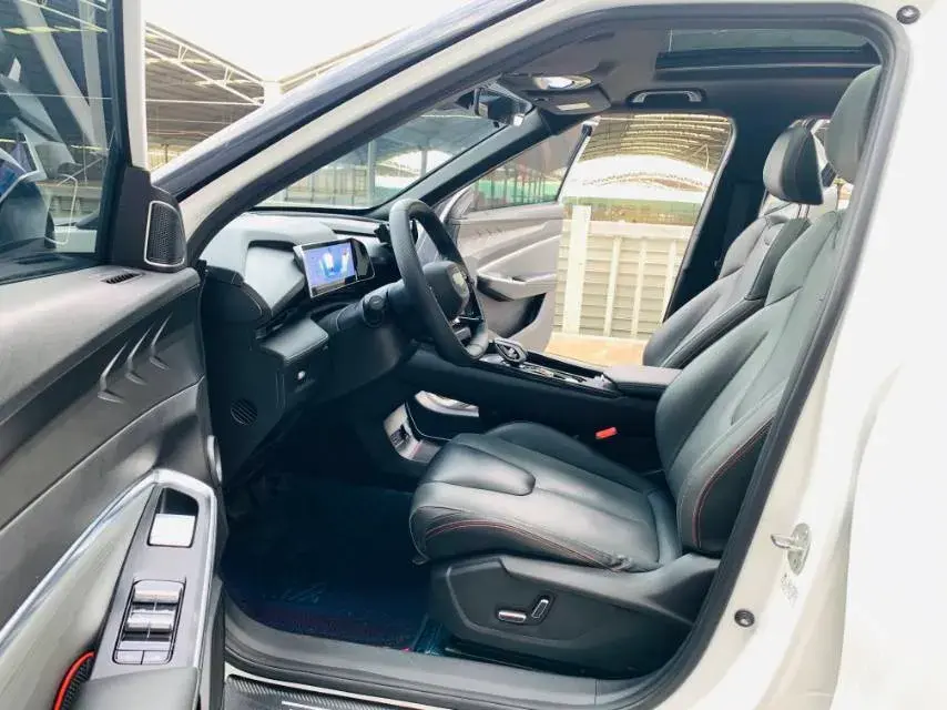 2023 GEELY AZKARRA thumbnail 4