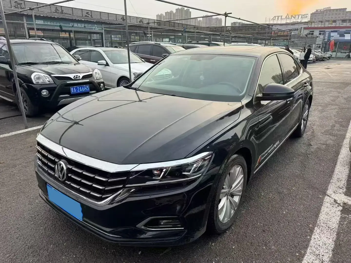 2019 VOLKSWAGEN PASSAT view 1