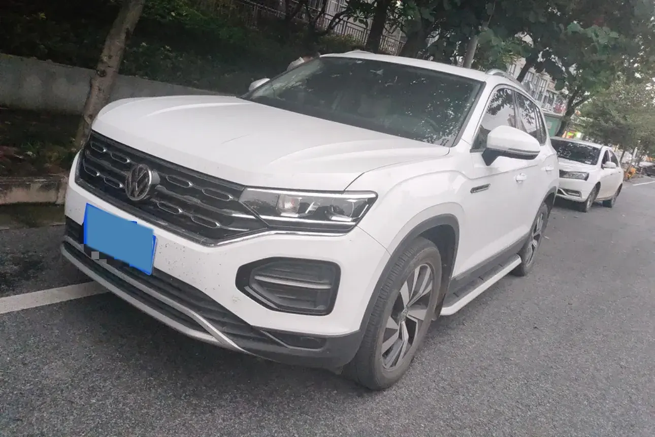 2020 VOLKSWAGEN TAYRON view 1