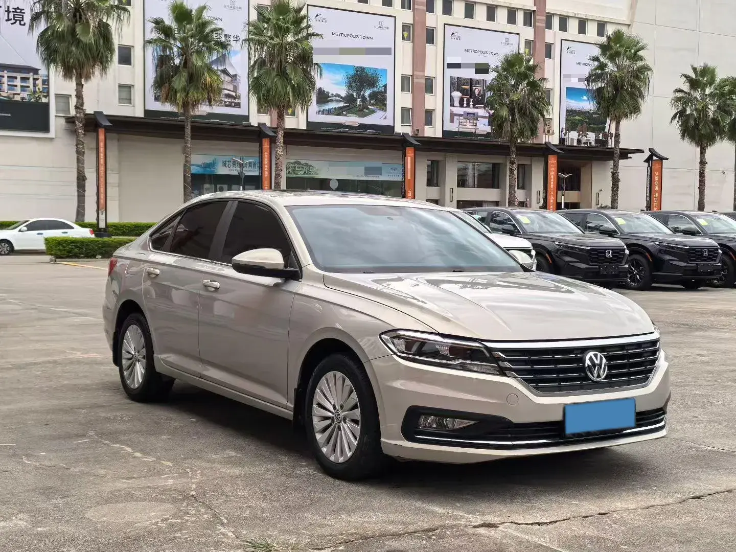 2018 VOLKSWAGEN LAVIDA thumbnail 3