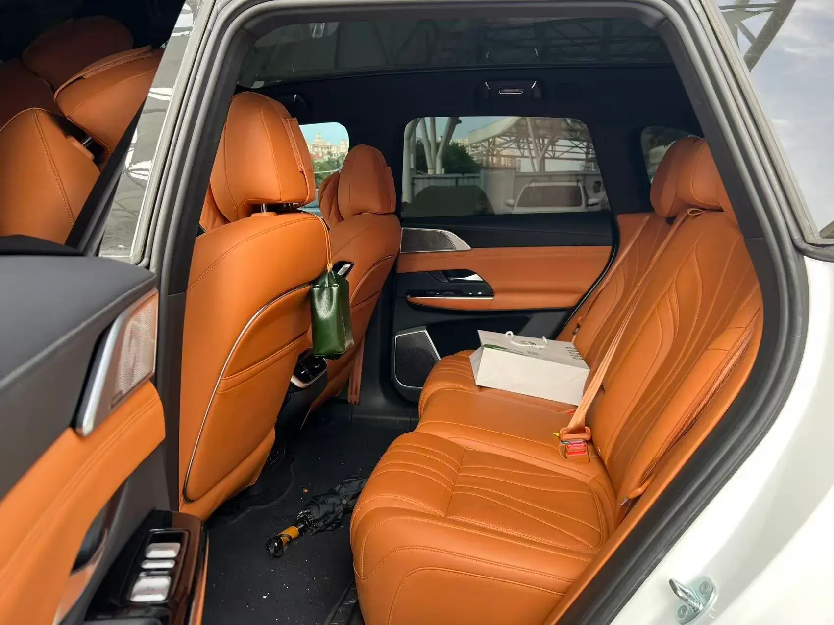 2022 XPENG G9 thumbnail 3