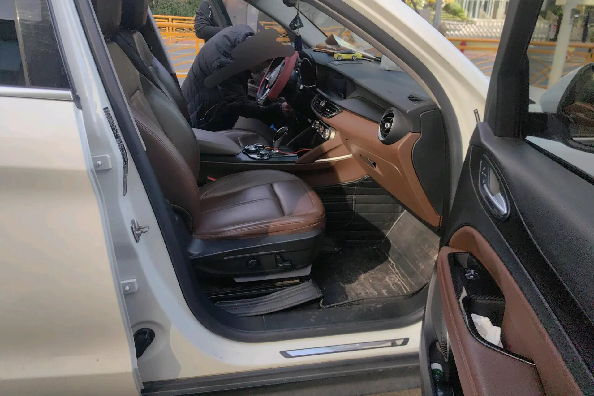 2017 ALFA ROMEO thumbnail 2