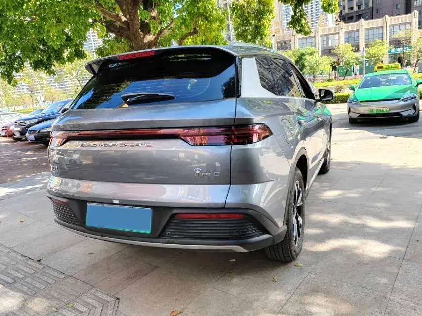 2024 BYD SONG thumbnail 3