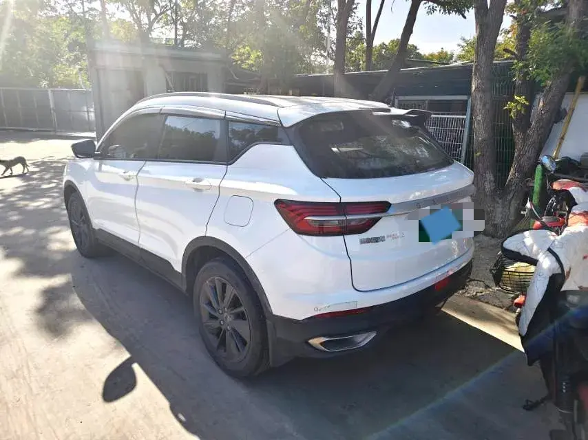 2020 GEELY COOLRAY thumbnail 2