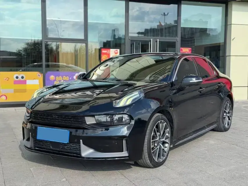 2019 LYNK&CO 03 view 1