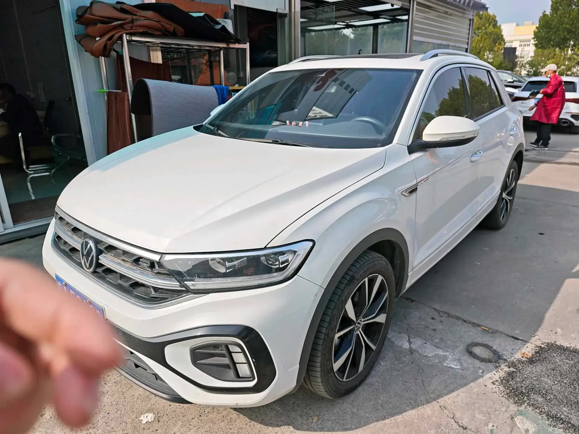 2024 VOLKSWAGEN T-ROC view 1