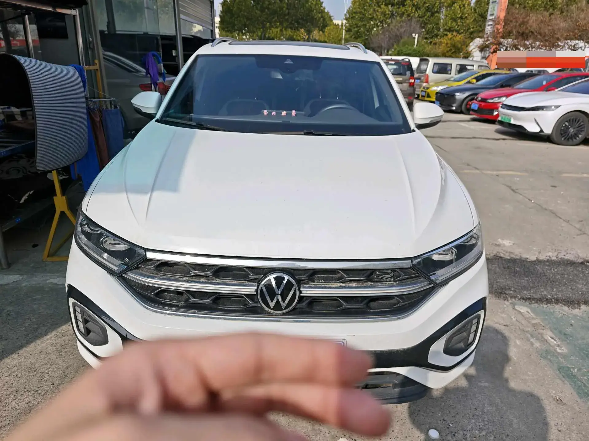 2024 VOLKSWAGEN T-ROC thumbnail 2