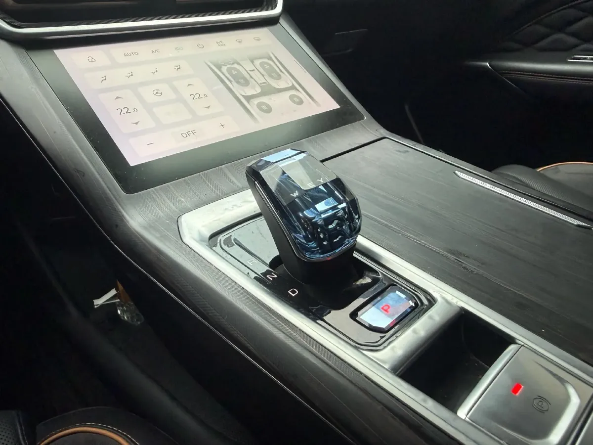 2022 WEY Latte 1.5T 156HP L4 2DHT PHEV 34KWH,autocango,china used car exporter,china ev exporter,chinese used car exporter,chinese used ev exporter