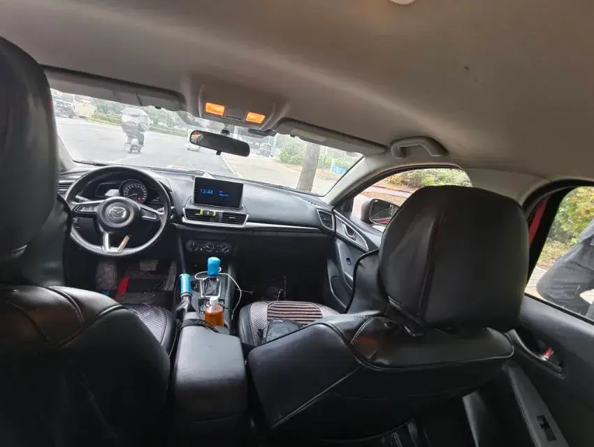 2017 MAZDA 3 thumbnail 4