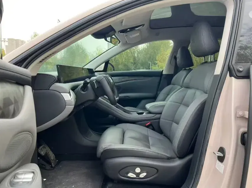 2023 IM LS6 thumbnail 4