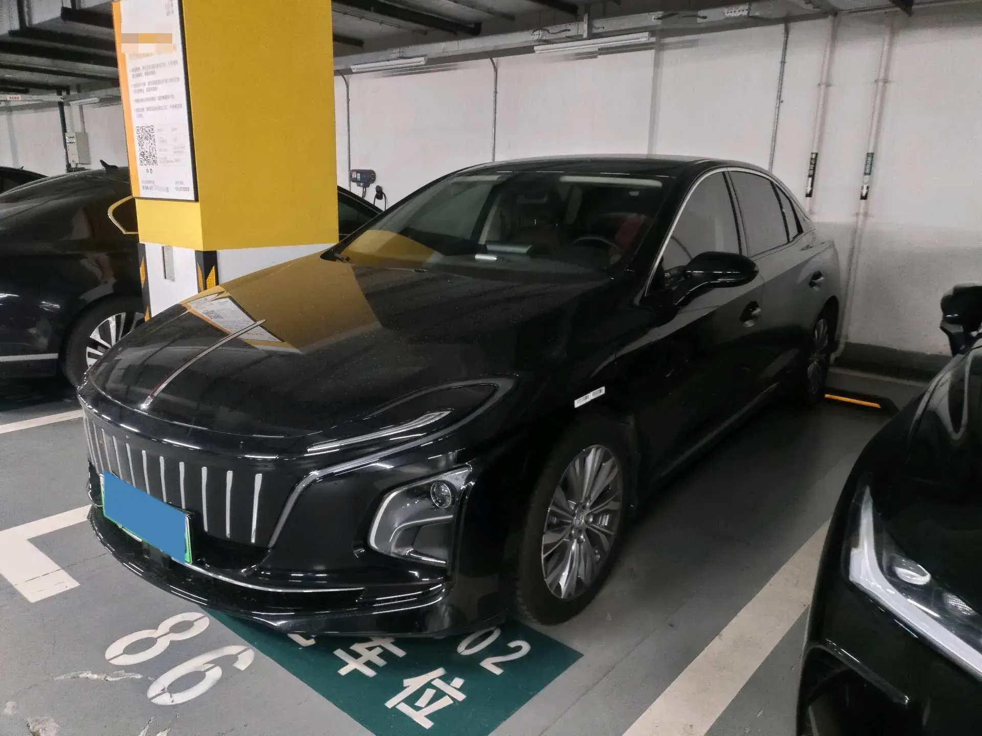 2024 HONGQI E-QM5 view 1