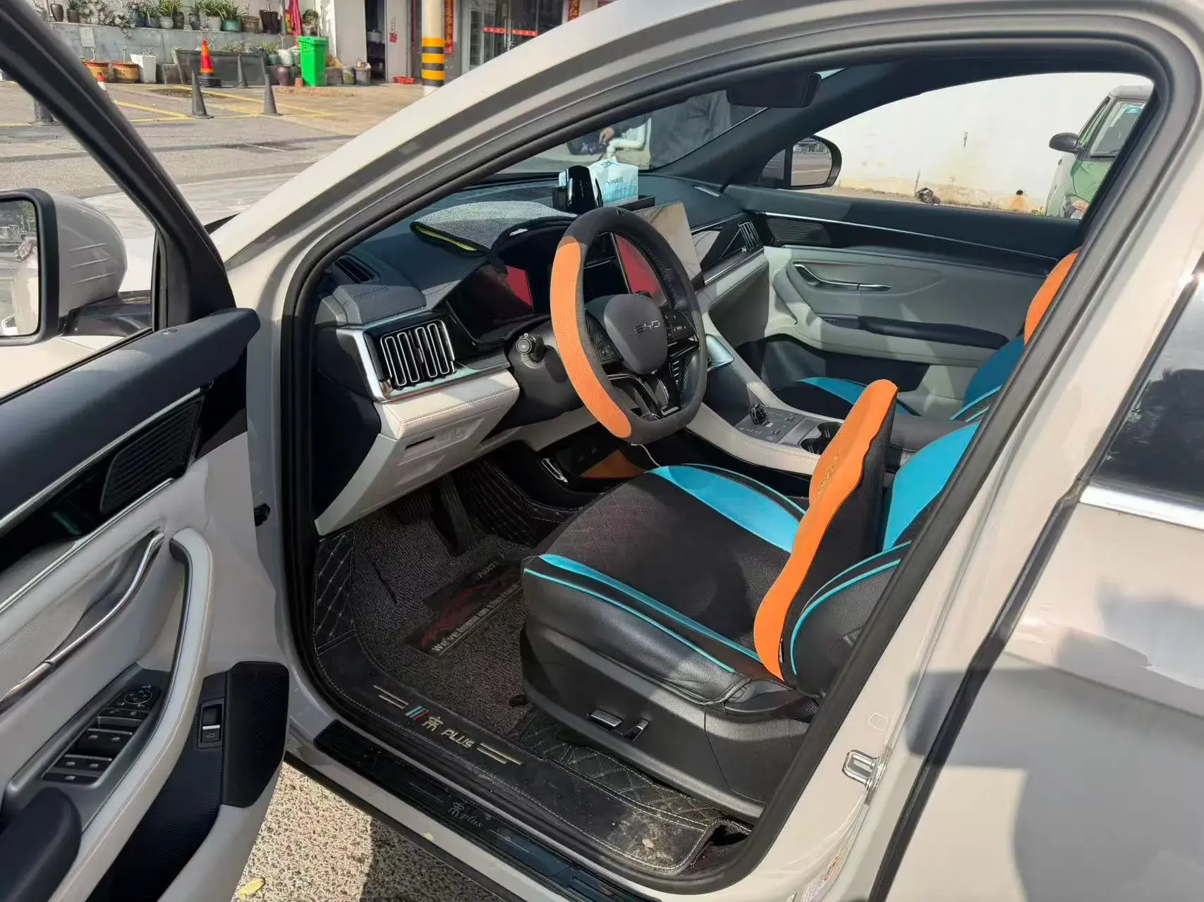 2024 BYD SONG thumbnail 3