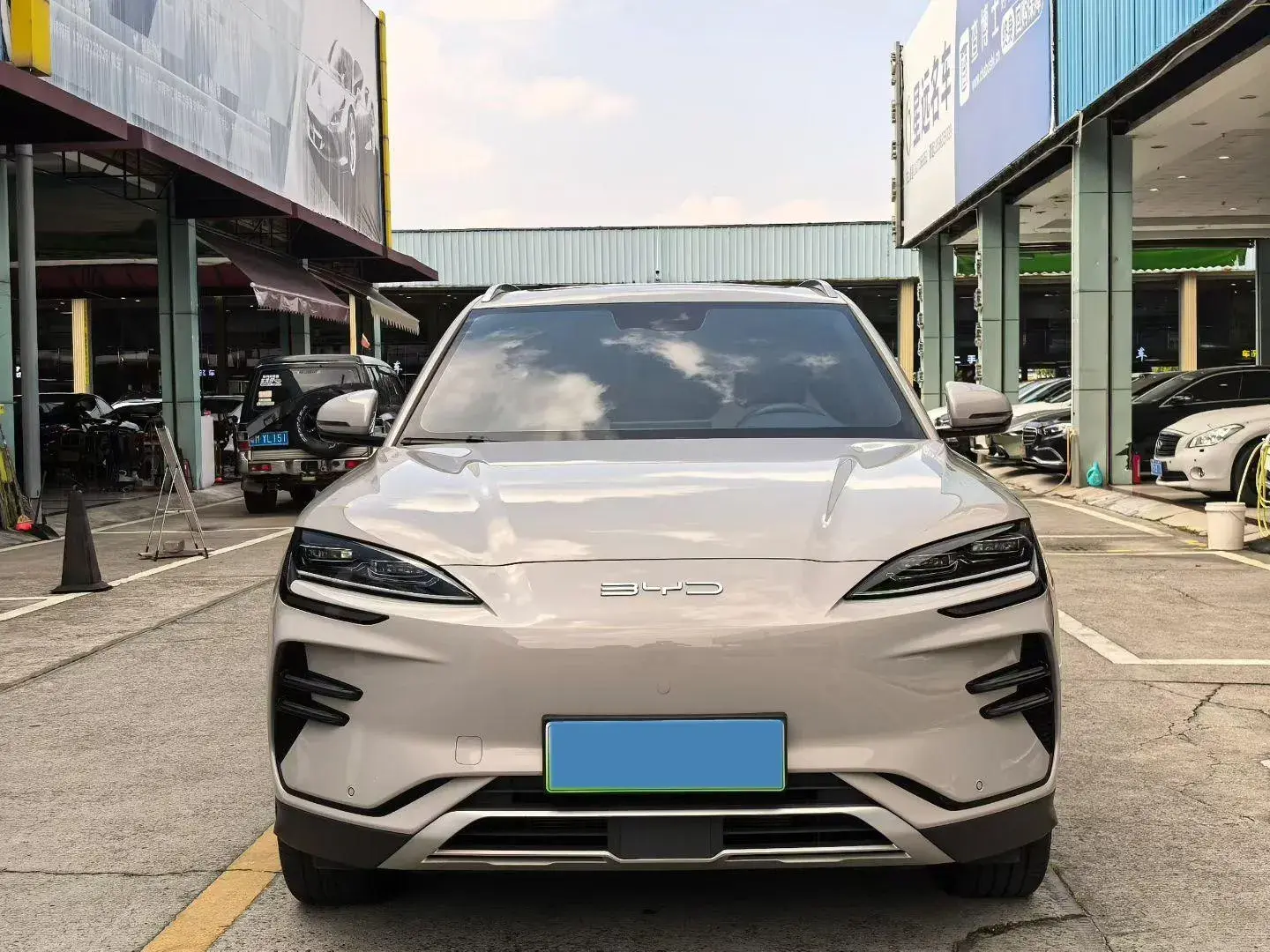 2024 BYD SONG thumbnail 2