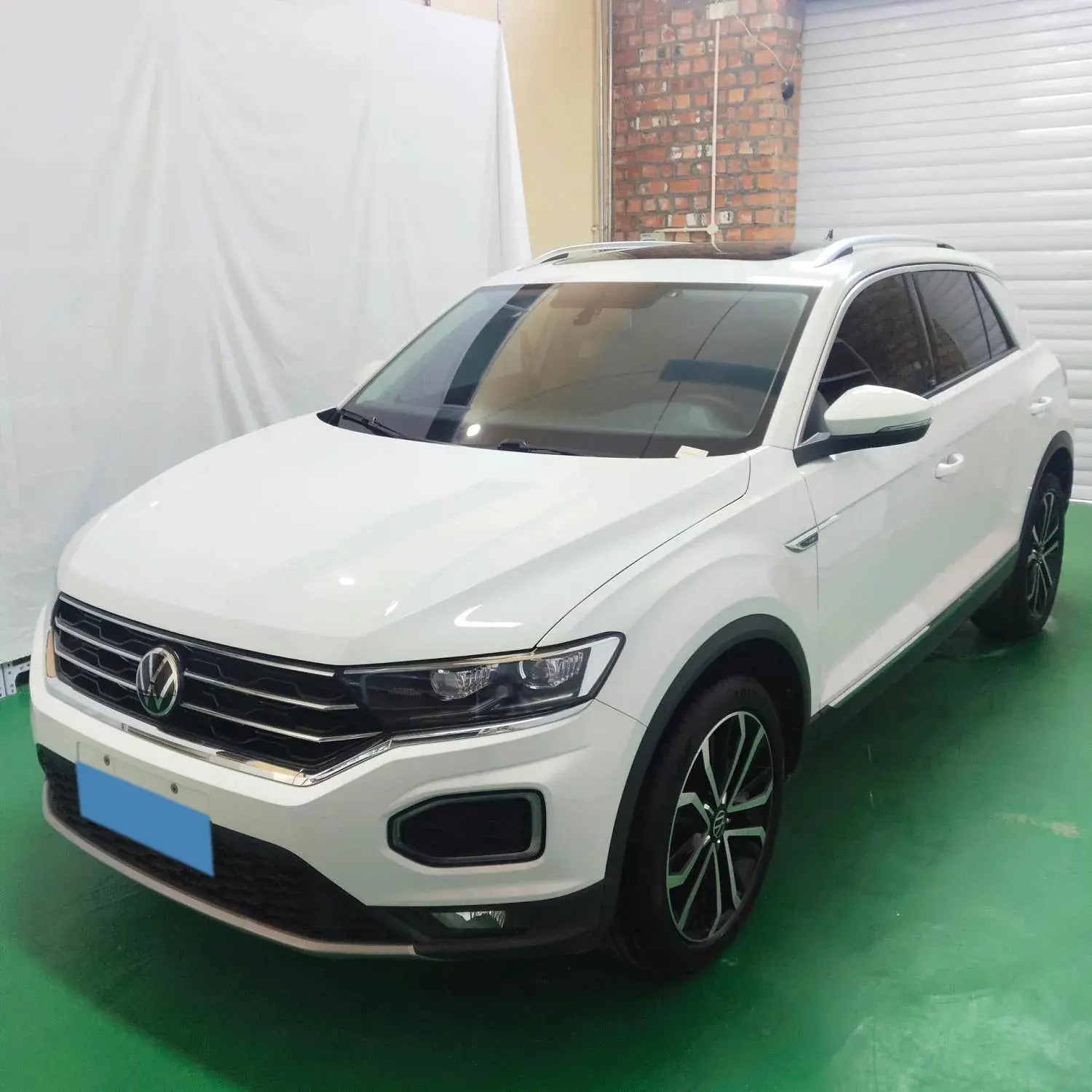 2021 VOLKSWAGEN T-ROC view 1