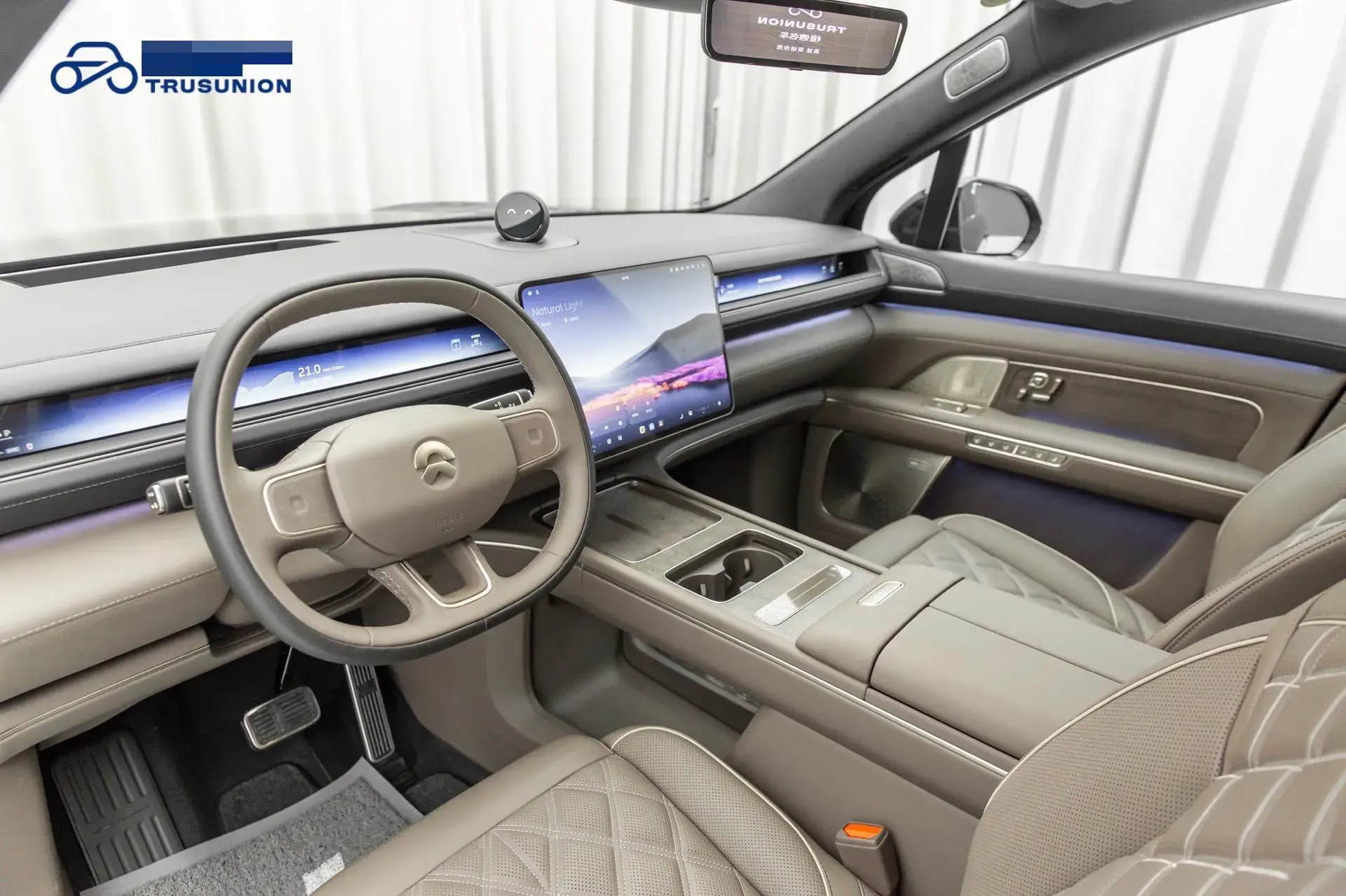 2023 NIO ES8 thumbnail 4