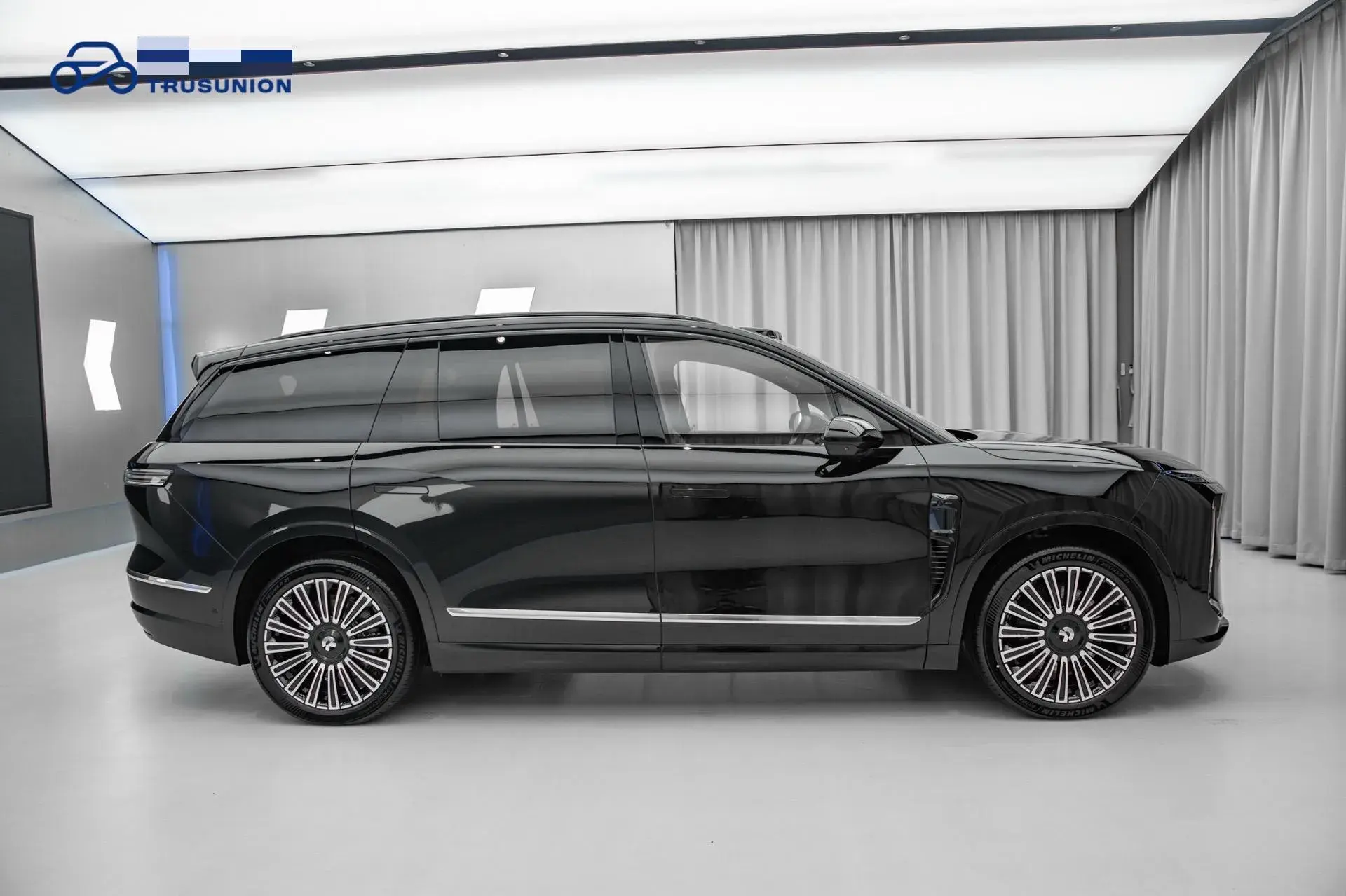 2023 NIO ES8 thumbnail 2