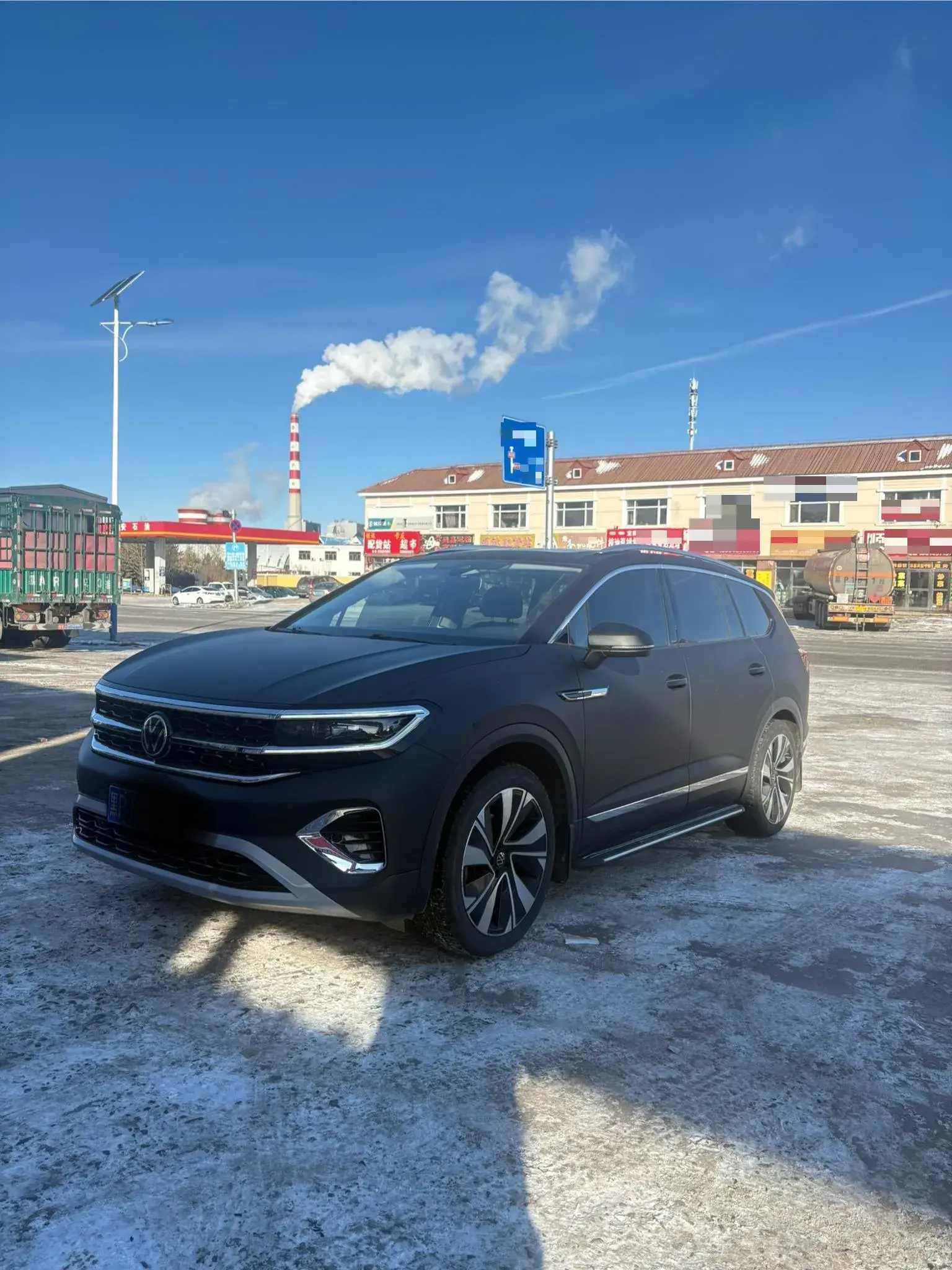 2021 VOLKSWAGEN TALAGON view 1