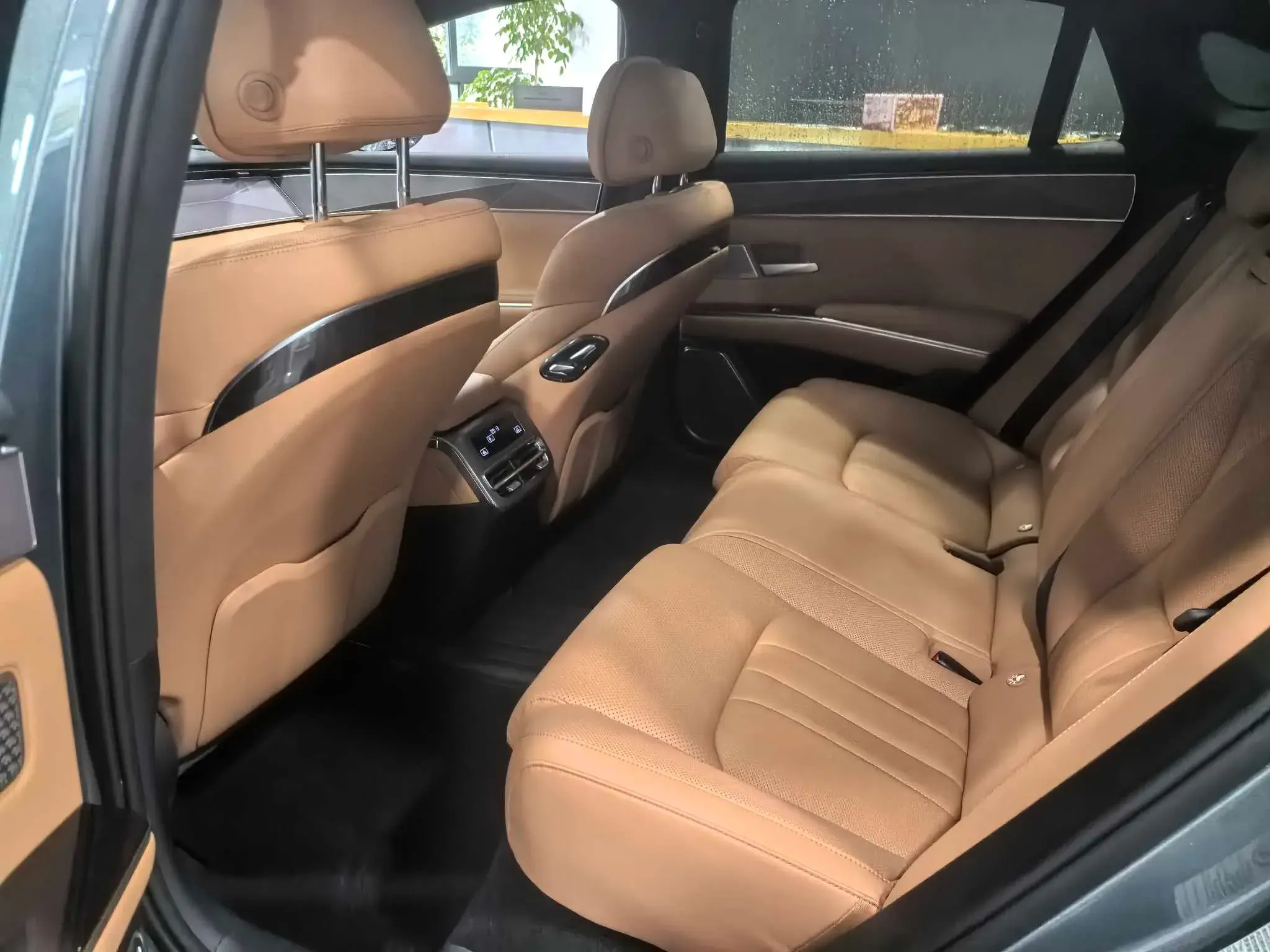 2025 BYD HANL thumbnail 4