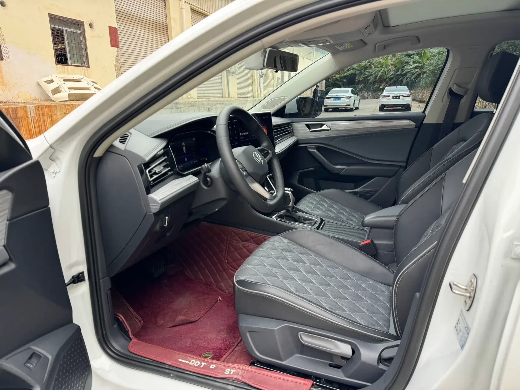 2023 VOLKSWAGEN SAGITAR thumbnail 4