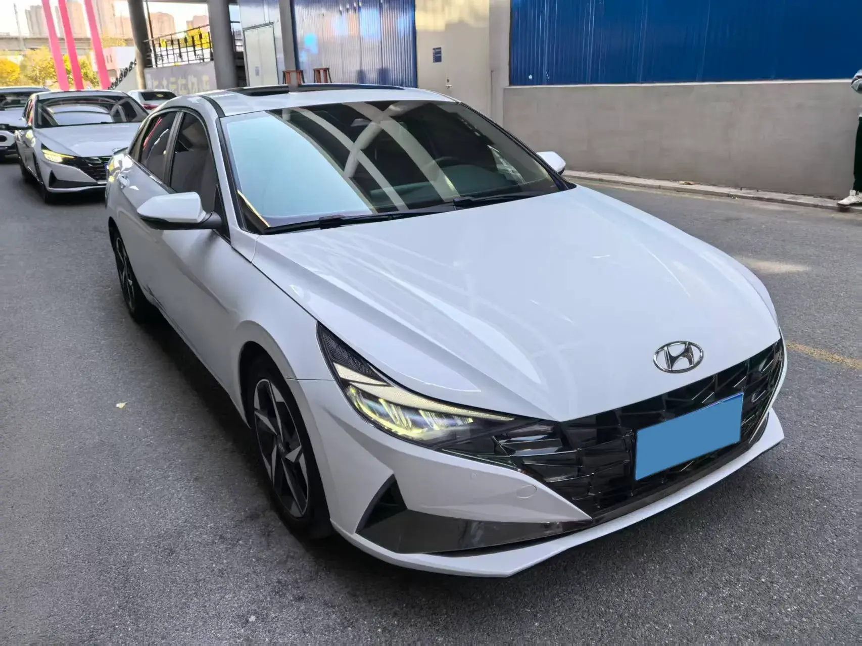 2022 HYUNDAI ELANTRA thumbnail 3