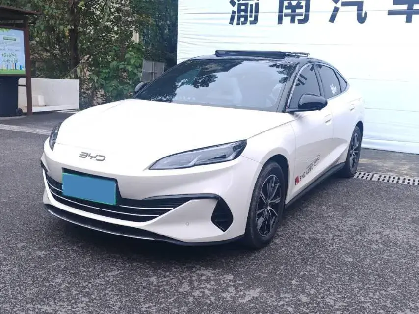 2024 BYD SEAL view 1