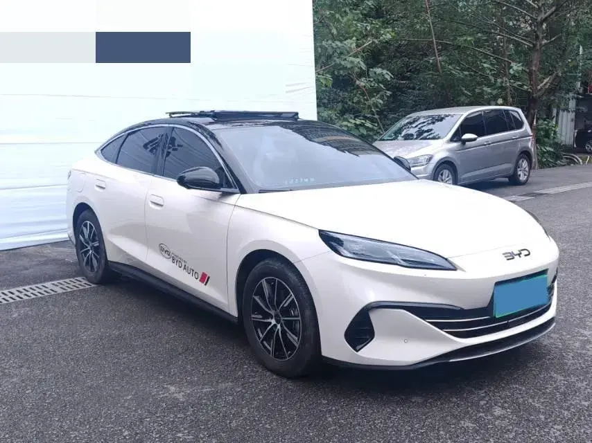 2024 BYD SEAL thumbnail 3