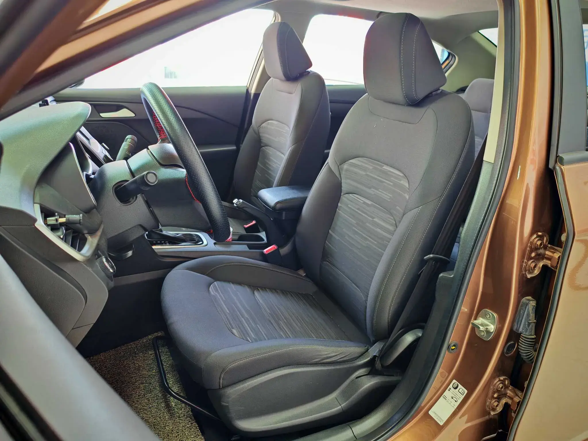 2019 CHEVROLET CAVALIER thumbnail 3