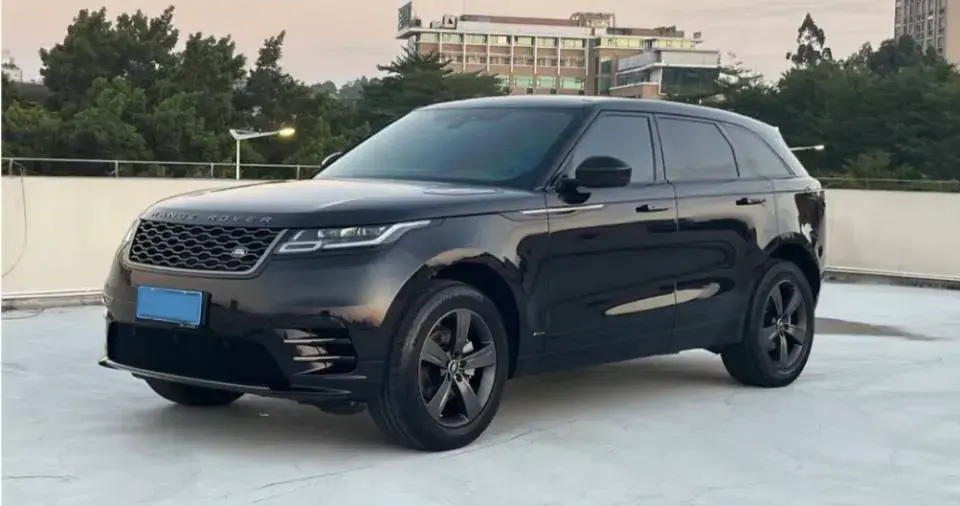 2020 LAND ROVER view 1