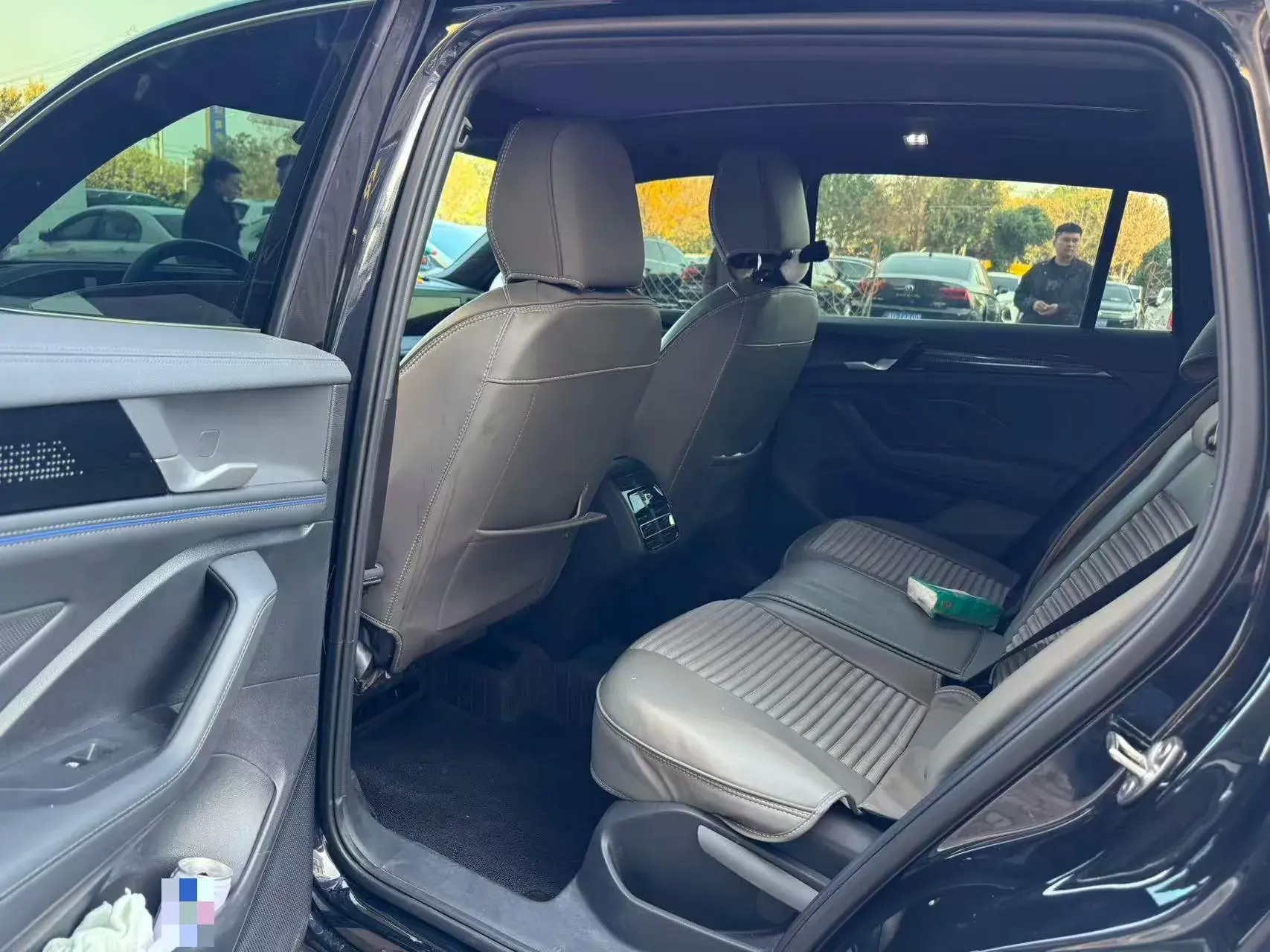 2024 VOLKSWAGEN TIGUAN thumbnail 2