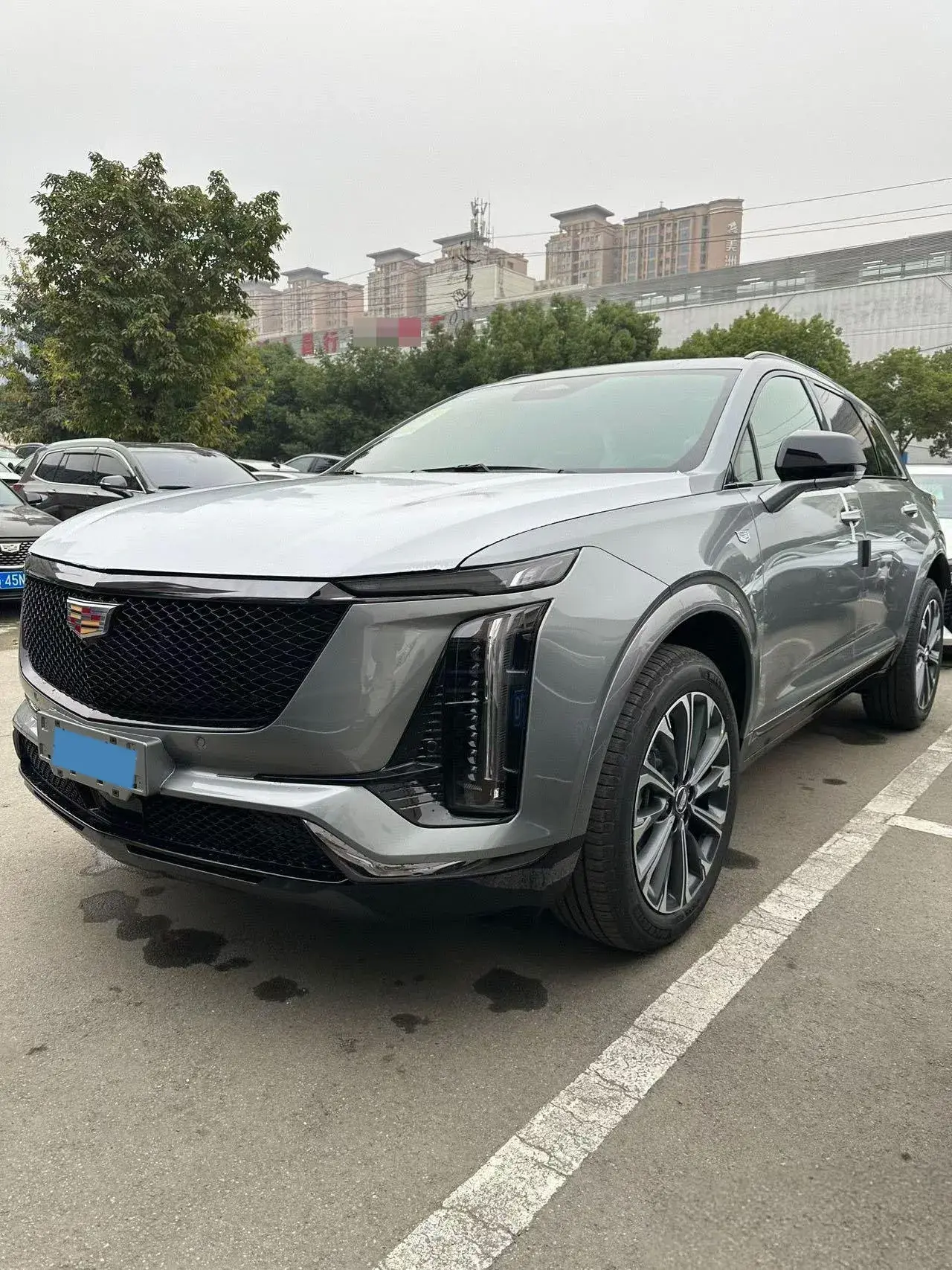 2025 CADILLAC XT5 view 1