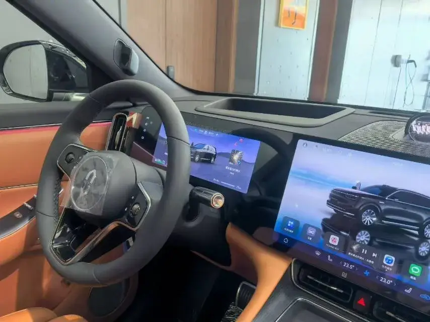 2025 AITO AITO thumbnail 2