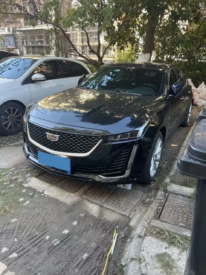 2022 Cadillac CT5 2.0T 237HP L4 10AT