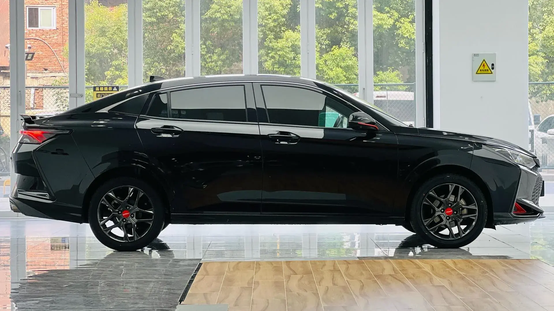 2021 DONGFENG AEOLUS thumbnail 4