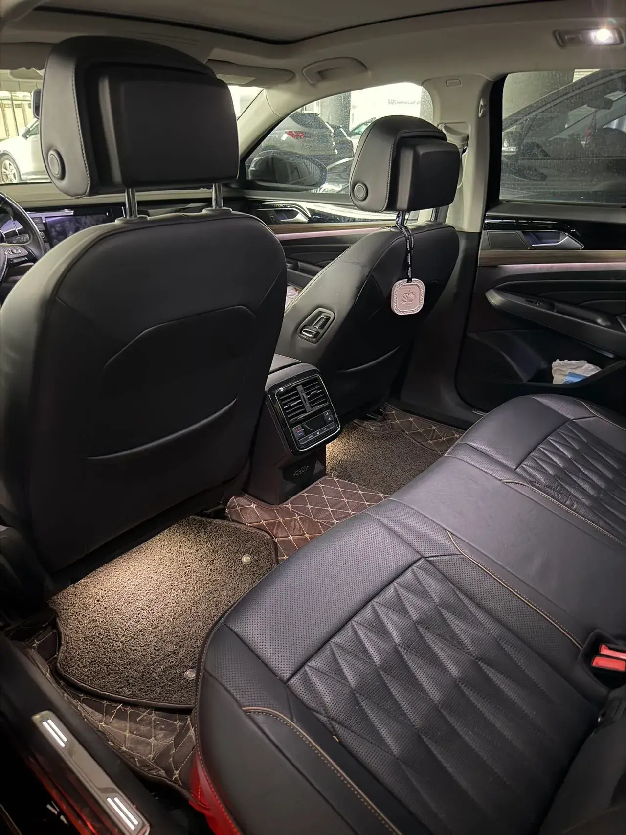 2019 VOLKSWAGEN PASSAT thumbnail 4