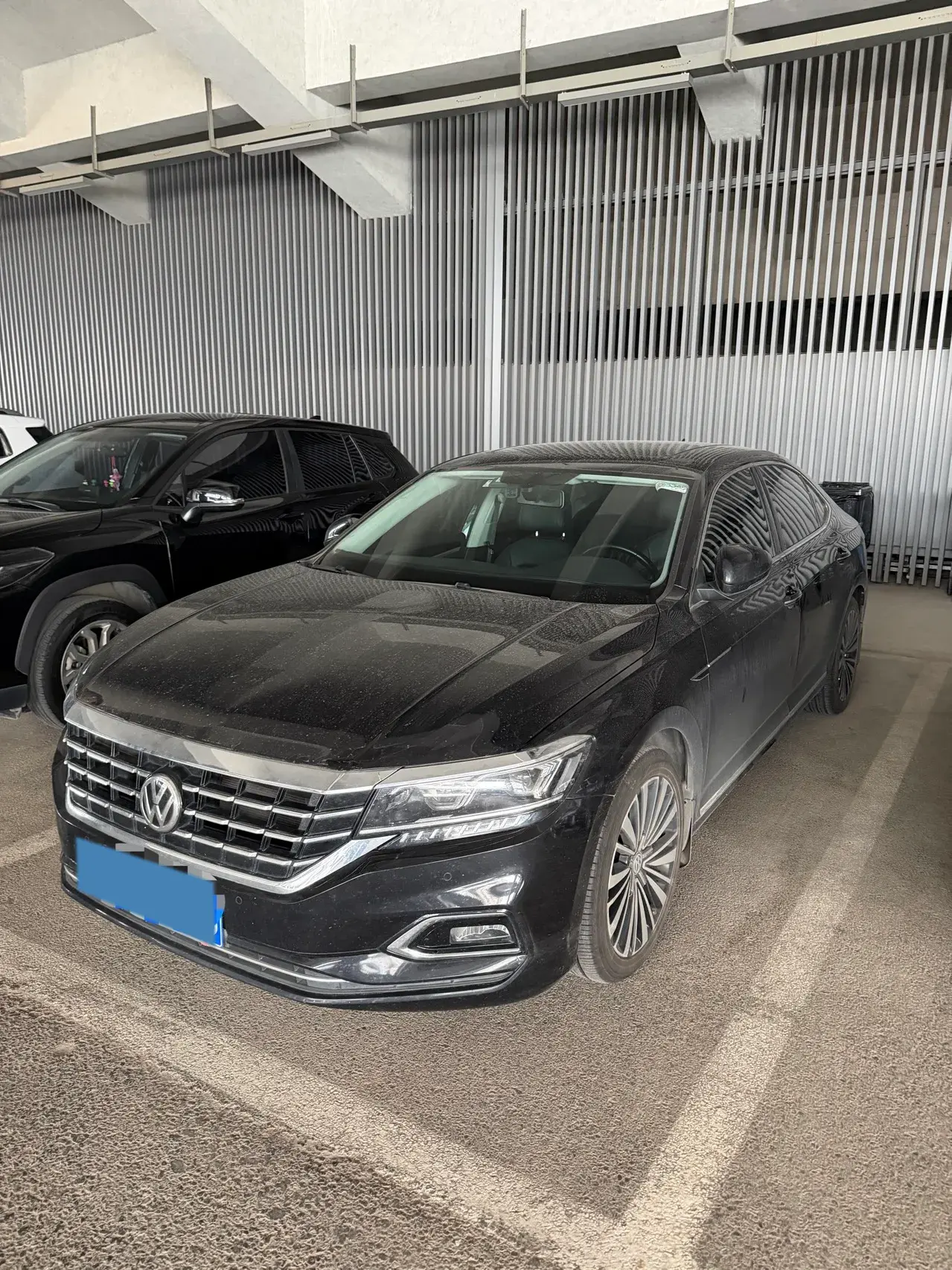 2019 VOLKSWAGEN PASSAT view 1
