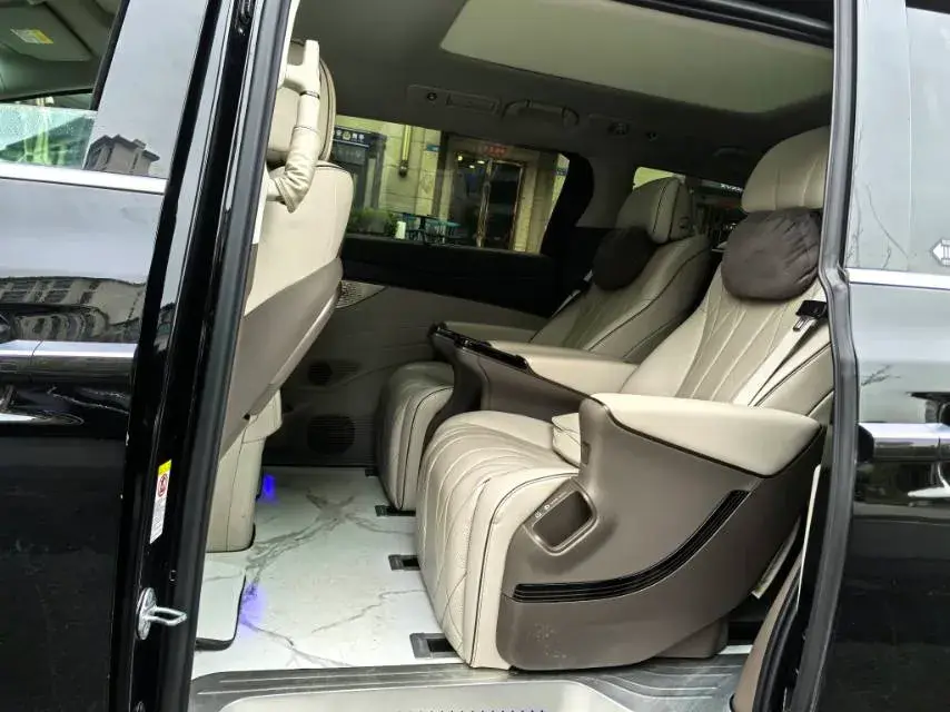 2022 DENZA D9 thumbnail 3