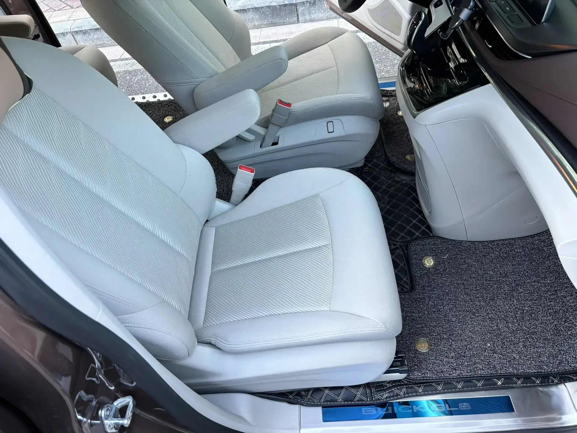 2021 BUICK GL8 thumbnail 3