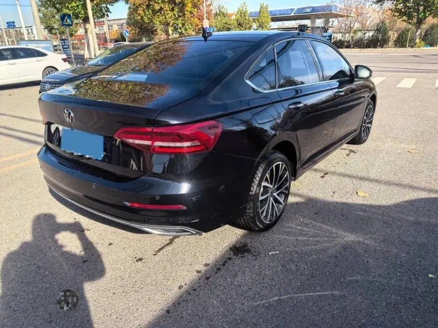 2021 VOLKSWAGEN LAVIDA thumbnail 4