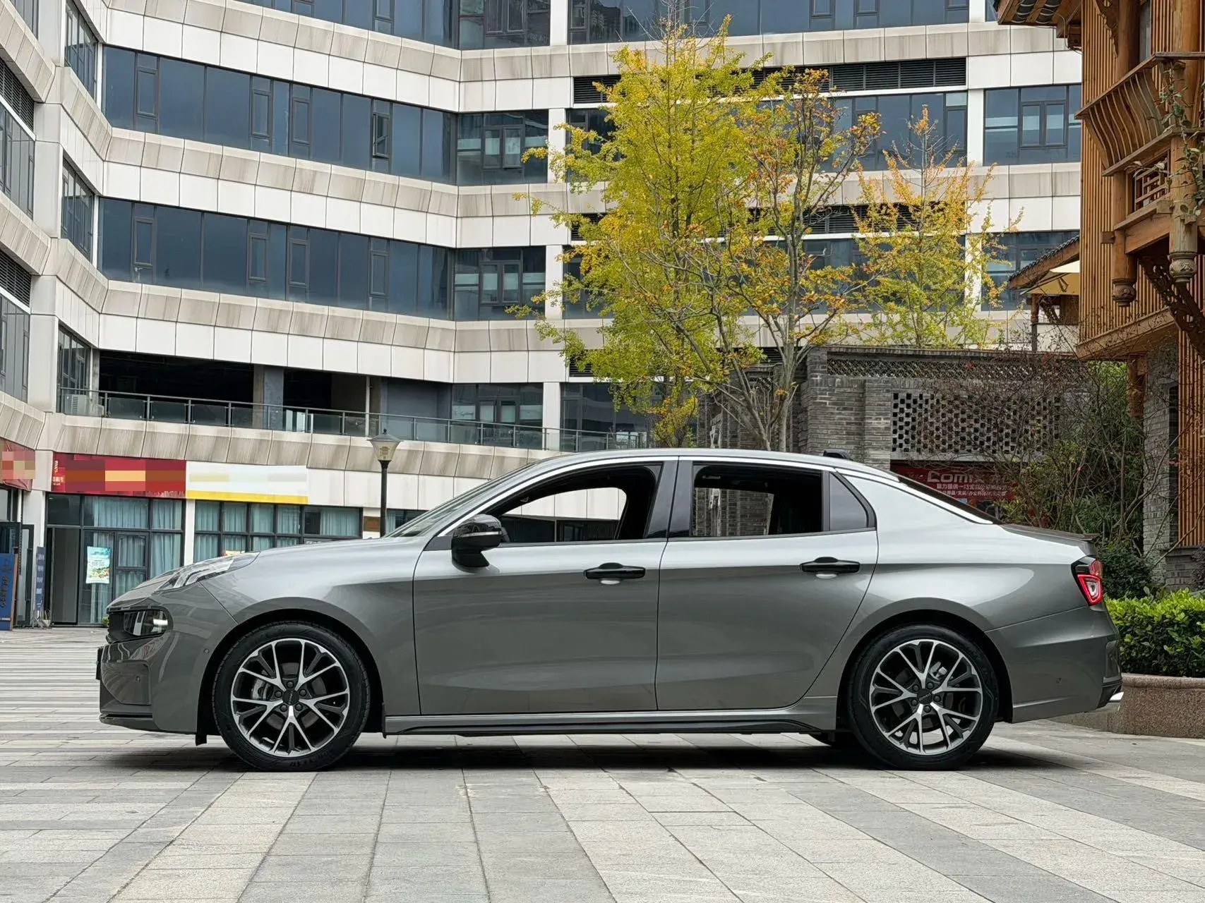 2022 LYNK&CO 03 thumbnail 3