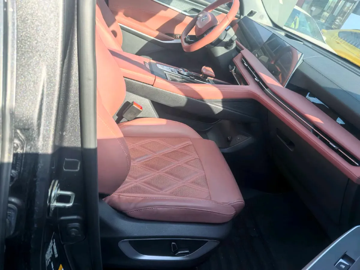 2023 ChangAn CS75 Plus iDD 1.5T 170HP L4 6TCT PHEV 28.39KWH,autocango,china used car exporter,china ev exporter,chinese used car exporter,chinese used ev exporter