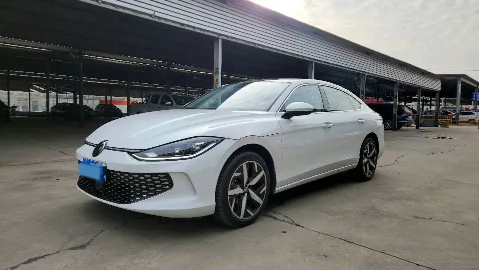 2025 VOLKSWAGEN LAMANDO view 1