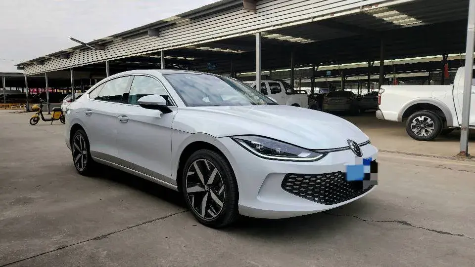 2025 VOLKSWAGEN LAMANDO thumbnail 2